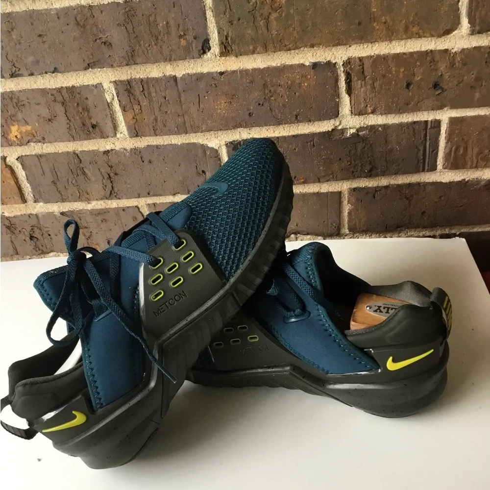 Nike breathable teal